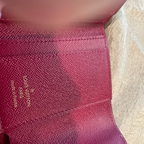 Louis Vuitton Zoe Wallet. - Picture 5 of 8